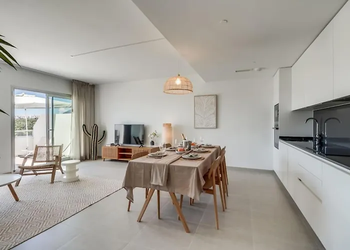 Charming 3br With Panoramic Views * Эстепона