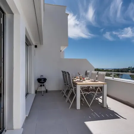 Charming 3br With Panoramic Views Apartment