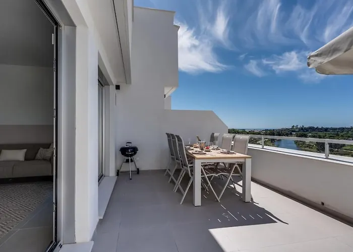 Charming 3br With Panoramic Views Διαμέρισμα