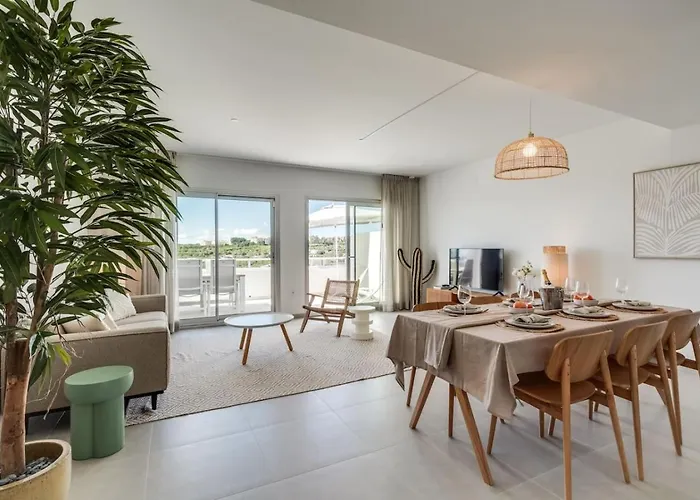 Lejlighed Charming 3br With Panoramic Views Estepona