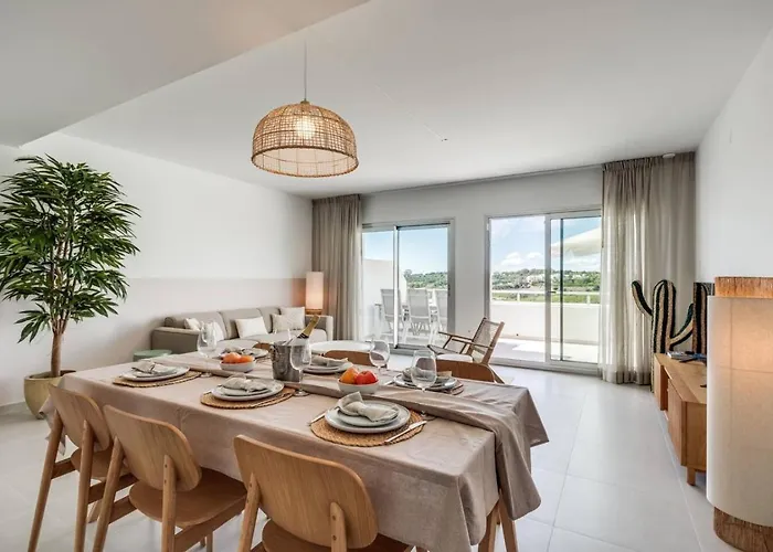 Charming 3br With Panoramic Views Lejlighed